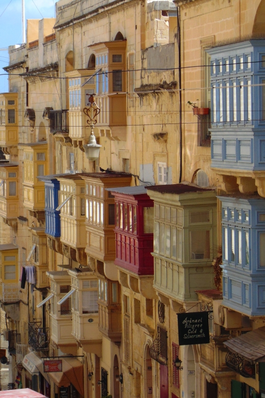3 cities: Private Insider Walking Tour with Licensed Guide - Who will get the most from this walk