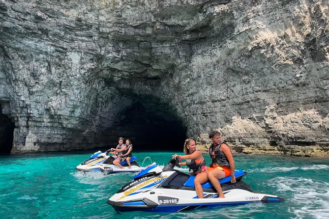 30 minute, Jet Ski Rental Malta - Self guided - No Licence Needed - Paradise Bay and the first coastal views