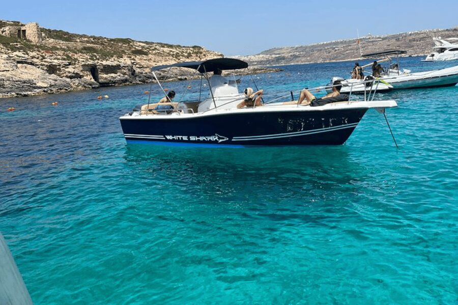 Cirkewwa/Mgarr: Blue and Crystal Lagoon Private Boat Charter - A small boat makes Comino feel more personal