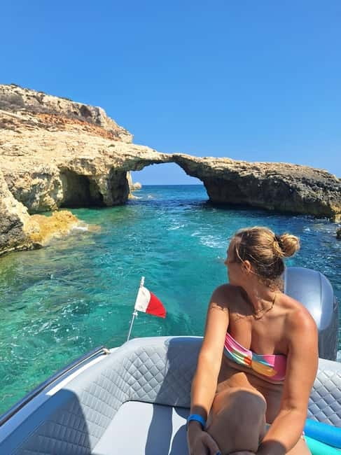 comino and blue lagoon private boat - Setting out from Ċirkewwa