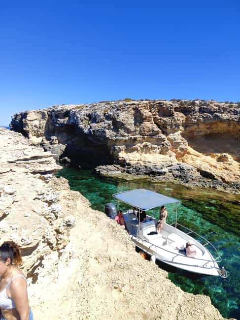 Comino Blue Lagoon: Private Boat Charter (2 Hours) - Price, fuel, and group value