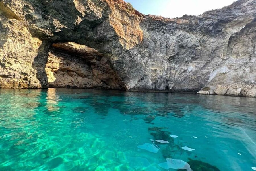Comino Private Boat Tours: Blue/Crystal Lagoon, Malta & Gozo - What the boat setup means in practice
