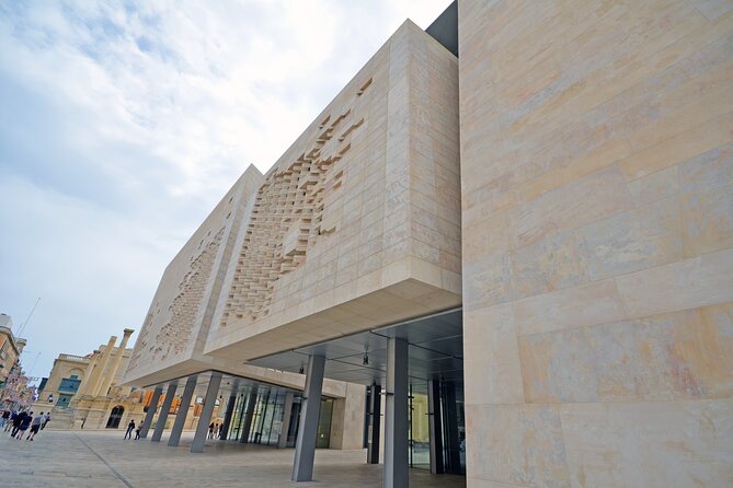 Discover Valletta Half-Day Walking Tour - St. George’s Square and the Grandmaster’s Palace