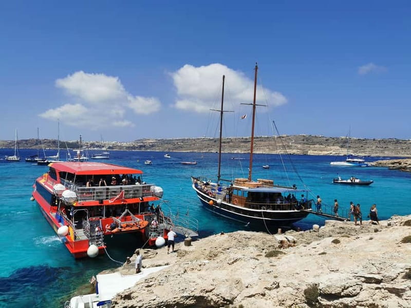 From Sliema/Bugibba: Best of Gozo & Comino Catamaran Tour VT - Exploring Victoria’s Citadel for 90 minutes