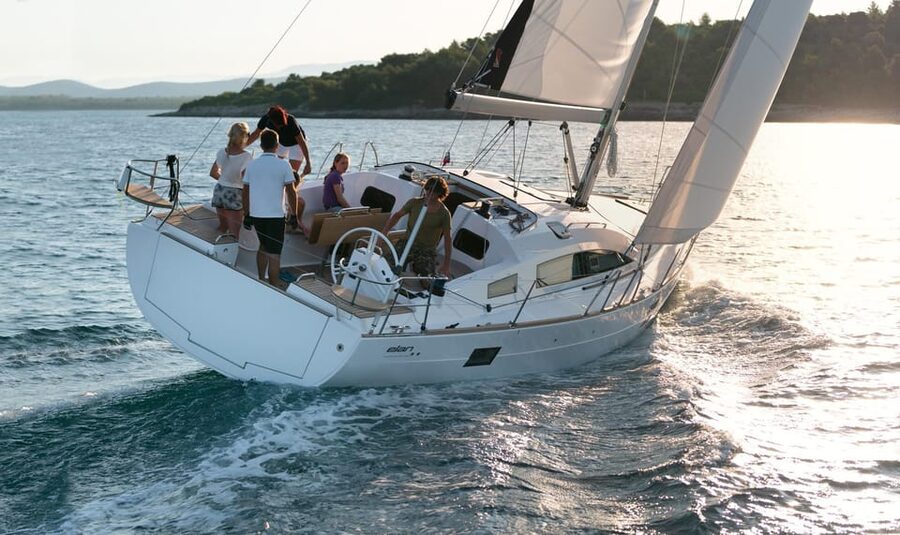 From Valletta: Romantic Sunset Cruise on a Sailing Yacht - Who will enjoy this cruise most