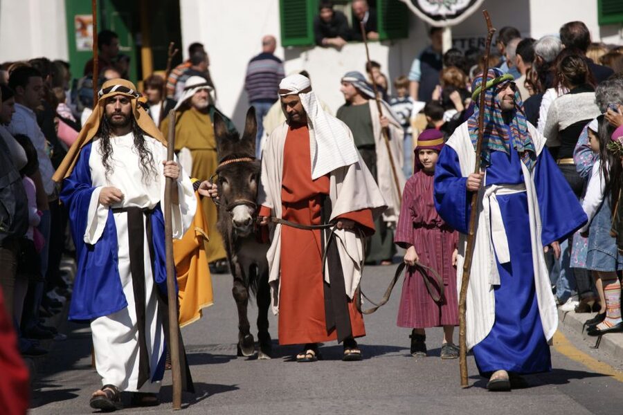 Good Friday Easter Procession with Commentary and Transport - Who will get the most from this Malta activity