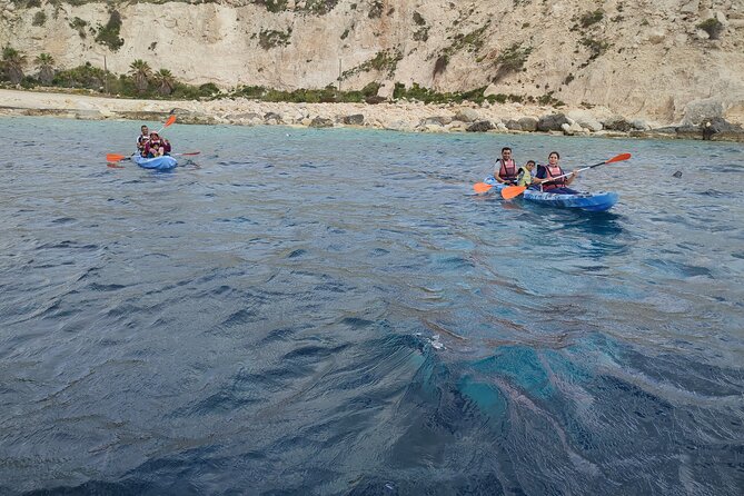 Gozo: 1 hour Kayak + Cave Tour + Blue Lagoon Drop off - Paddling the Hondoq coastline from 11am to noon