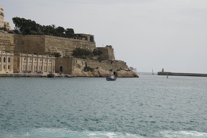 Highspeed Catamaran Crossing Between Malta and Gozo - Booking, check-in, and cancellation advice
