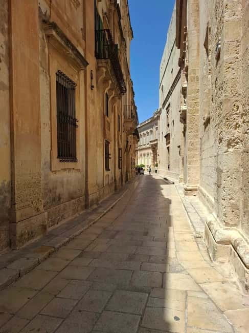Malta: 5 hr Vintage Bus Tour - Mdina & Blue Grotto inc. food - Mdina: one hour inside Malta’s ancient capital