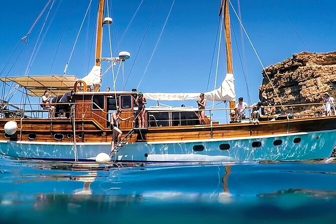 Malta: Around Comino Cruise and Gozo Jeep Tour with Lunch - Starting at Mgarr Harbour and meeting your Gozo driver