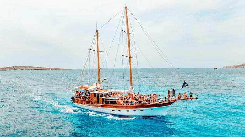 Malta: Blue Lagoon, Comino, Gozo & Crystal Lagoon Sea Caves - Blue Lagoon: beautiful water, busy setting