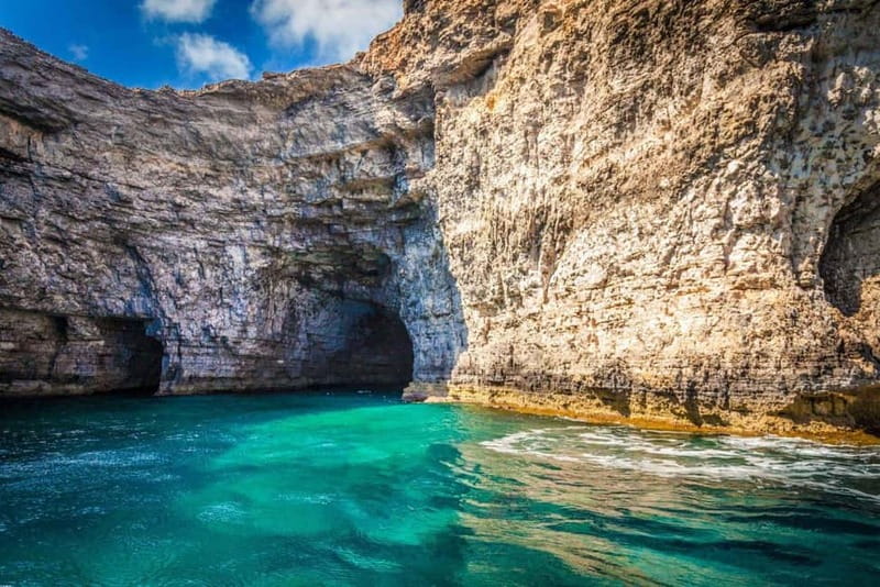Malta: Comino, Gozo, Blue & Crystal Lagoon, and Caves Cruise - Leaving Ċirkewwa and finding the boat