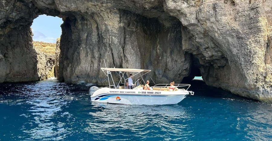 Malta:Gozo,Comino,Crystal/BlueLagoon&Caves Private Boat trip - Blue Lagoon: famous for a reason