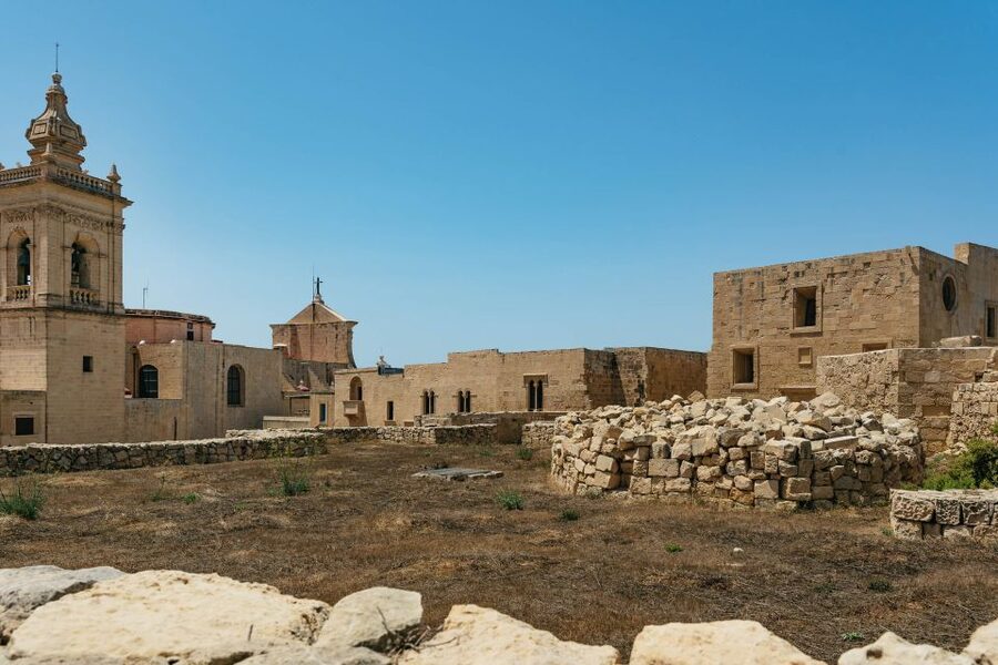 Malta: Gozo & Comino Islands, Blue Lagoon & Seacaves Tour - Gozo’s three hours: choose Victoria or Ramla Bay