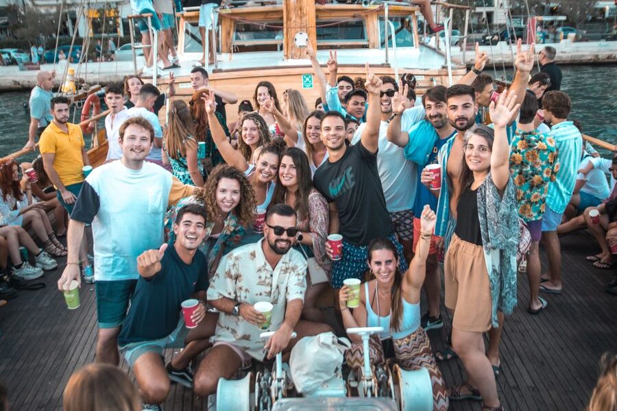 Malta: Lazy Pirate Boat Party with Drinks & Food - The open bar and the food on board