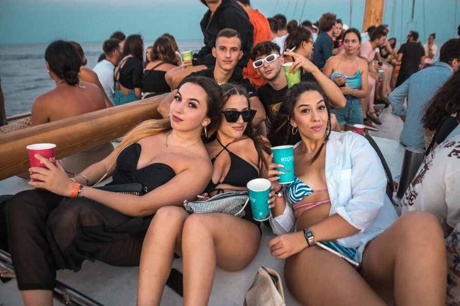 Malta: Lazy Pirate Boat Party with Drinks & Food - The moonlight swim: fun extra or main event?