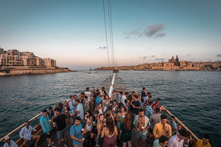 Malta: Lazy Pirate Boat Party with Drinks & Food - Crowding, service, and the practical weak points