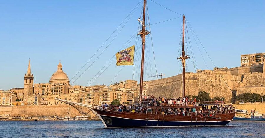 Malta: Lazy Pirate Boat Party with Drinks & Food - What the four-hour route actually feels like