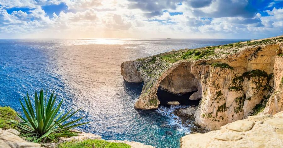 Malta: Prehistoric Temples, Limestone Heritage & Blue Grotto - Ħaġar Qim and the scale of prehistoric Malta
