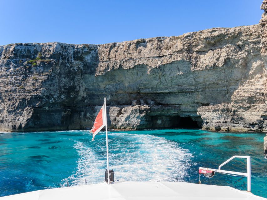Malta: Sunset Cruise to the Blue Lagoon - The first hour: St. Paul’s Island, coves, and rock