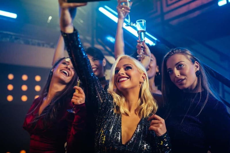 Malta: Ultimate Girls' Night Out - From a local bar to a stylish lounge