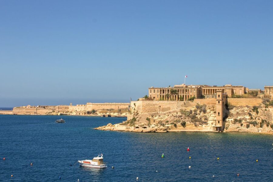 Malta: Vintage Bus Ride through the Three Cities - Senglea, the walled town across the land bridge