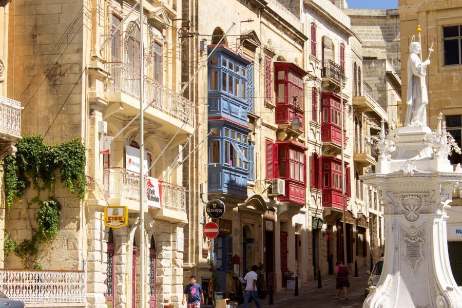 Malta: Vintage Bus Ride through the Three Cities - What the commentary adds to the route