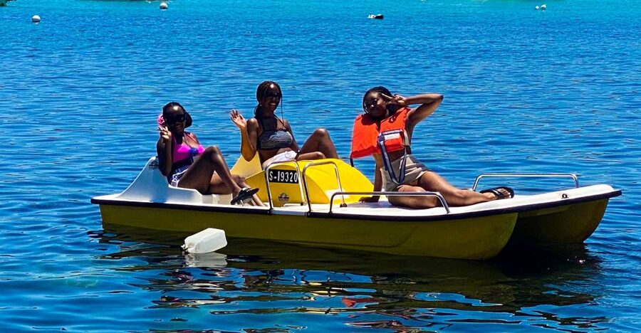 Marsaskala: Paddle Boat Rental in St. Thomas Bay - The first strokes are easier than they look