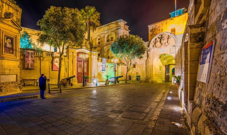 Mdina: Valletta Waterfront Area, Mdina, and Rabat Night Tour - Why Mdina is worth seeing at night