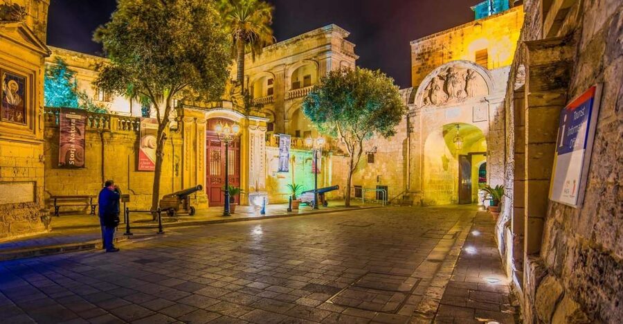 Mdina: Valletta Waterfront Area, Mdina, and Rabat Night Tour - Starting with Valletta’s fortifications and waterfront