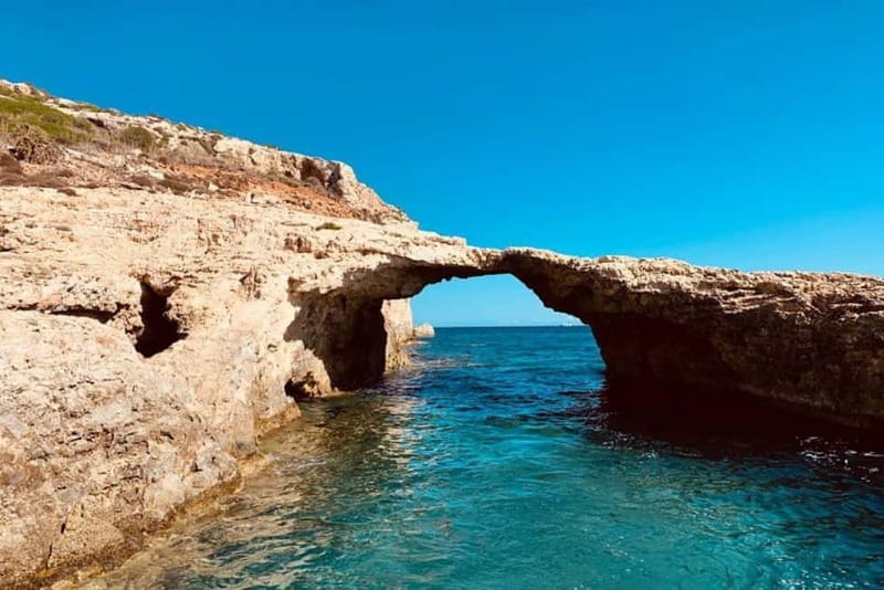 Mellieha: 1:00pm Speedboat round Comino Caves 2h Blue Lagoon - Marfa Bay to St Mary Battery