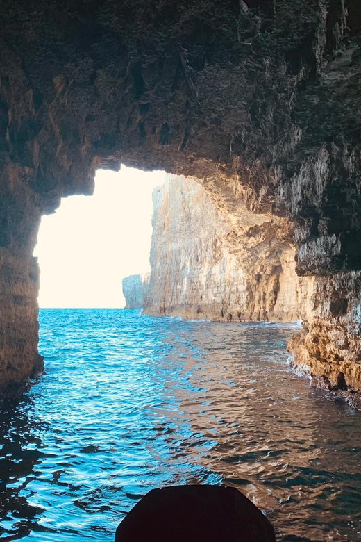 Mellieha: 3:00pm Speedboat round Comino Caves 2h Blue Lagoon - Why this Comino speedboat trip works well
