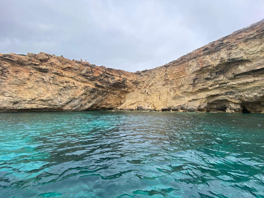 Mellieha: Speedboat Trip Round Comino Caves 2h @ Blue Lagoon - The hidden caves and what the skipper adds
