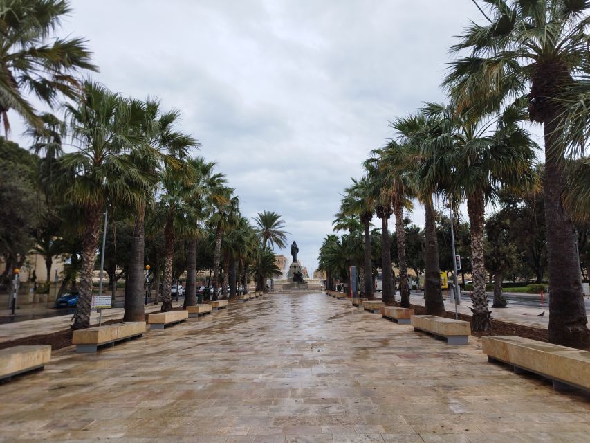 On the Footsteps of the Knights - Valletta and Vittoriosa - Walking through Valletta’s stone defenses