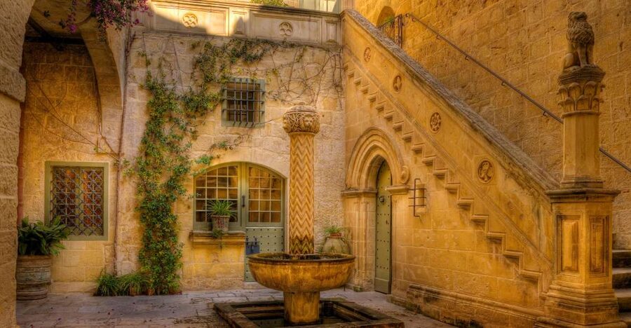 Palazzo Falson Historic House Museum entrance ticket - The library with more than 4,500 books