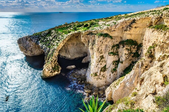 Prehistoric Temples and Highlights of the South Full-Day Tour - Marsaxlokk brings the tour into present-day Malta