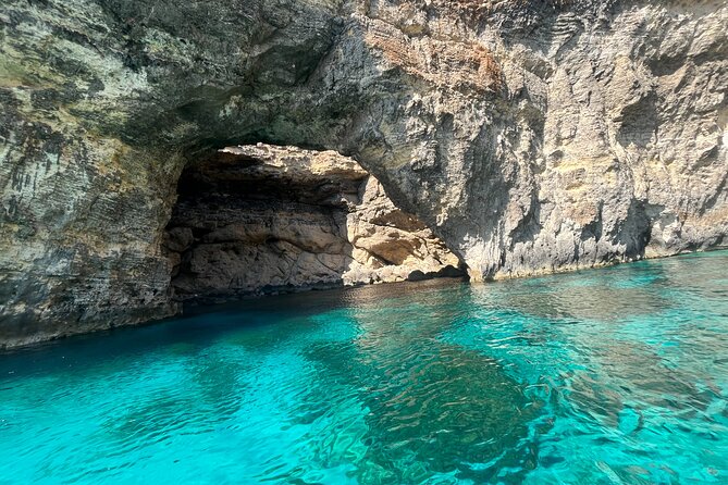 Private Boat Charter: Gozo, Comino, Blue Lagoon, Crysral Lagoon - Why a private boat makes sense at Blue Lagoon