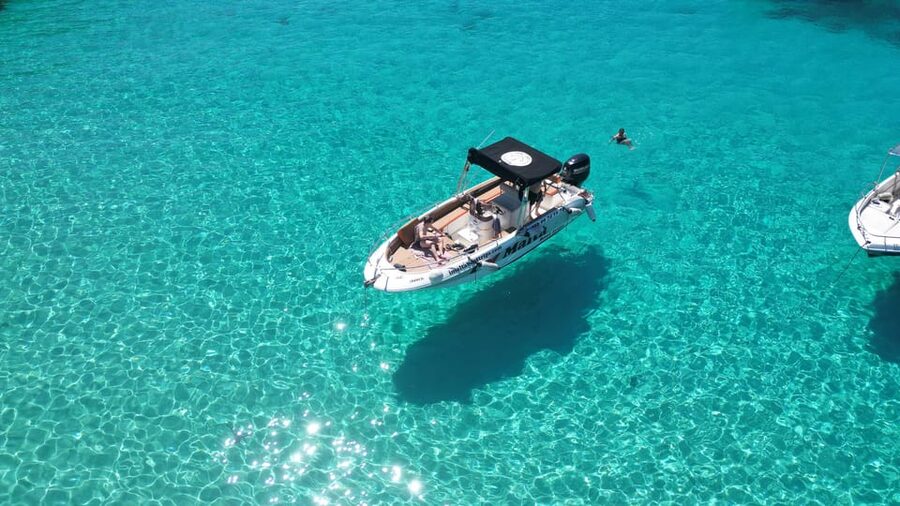 Private Boat Tour: Discover Comino's Blue and Crystal Lagoon - Blue Lagoon: the famous stop, handled your way