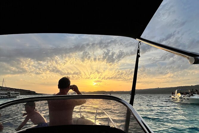 Private speed boat trip to Comino, Blue Lagoon and Caves - A fast private ride to Comino