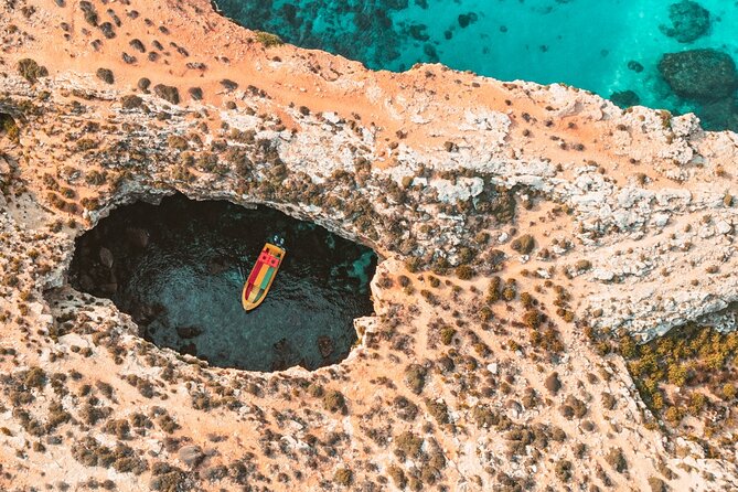 Private Speedboat 3hrs Blue Lagoon, Crystal Lagoon & Caves - Blue Lagoon and Cominotto: famous water, busy setting