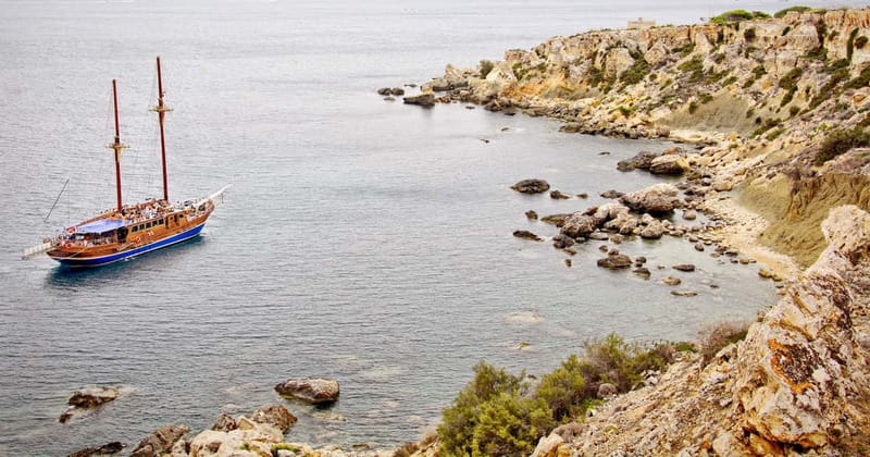 Sliema: Gozo/Comino Blue Lagoon Gulet Cruise w/ Lunch+Drinks - The return sail and the mood on deck