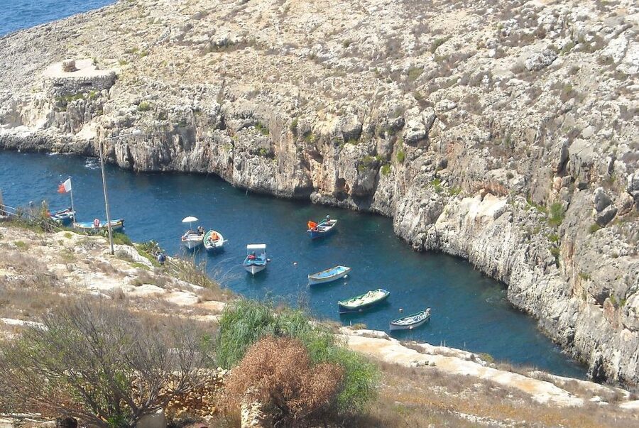 Southern Malta: Blue Grotto, Hagar Qim, and Marsaxlokk Tour - Blue Grotto opens the southern coast