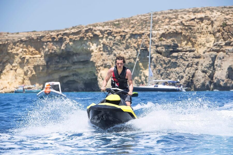 St. Julian's: Jet Ski Rental in St. George's Bay - Who will enjoy this most?