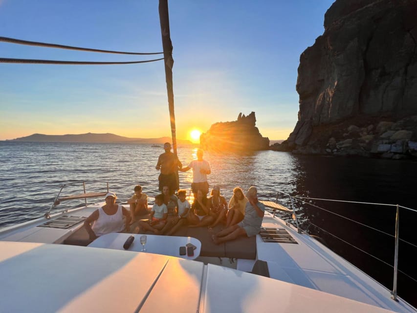 St. Paul's Bay: Half-Day Luxury Catamaran Tour with Drinks - Blue Lagoon: beautiful water, busy reputation