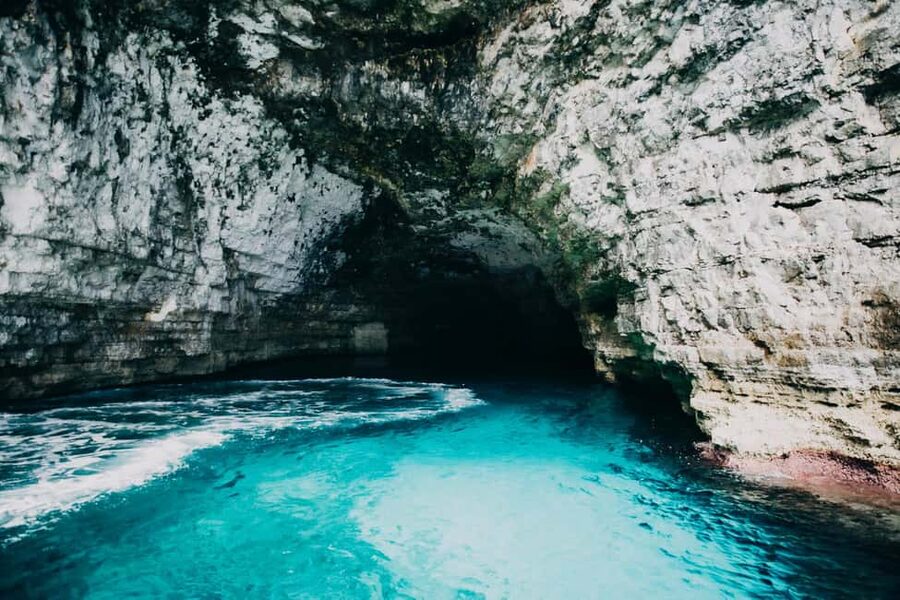 St Pauls: Gozo & Comino Islands, Blue Lagoon & Seacaves Tour - Santa Maria Caves: A Scenic Cruise Through The Comino Channel