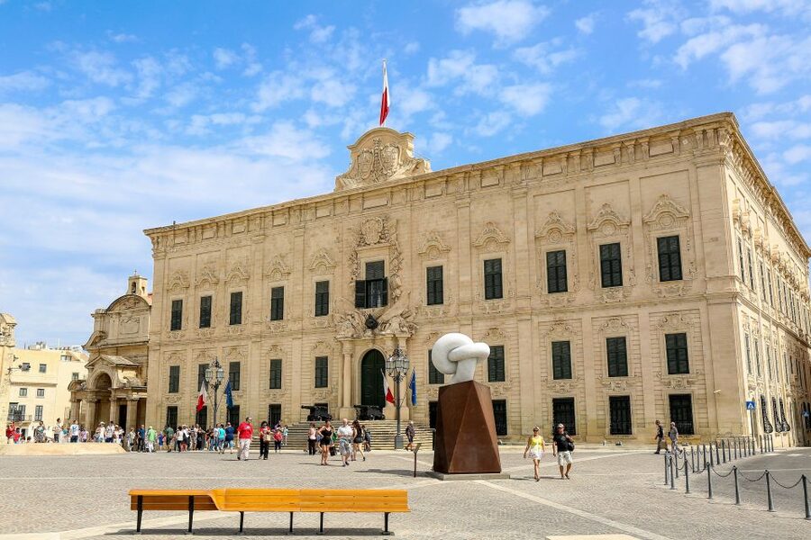 Valletta: 3-Hour Walking Tour - Auberge de Castille and Pjazza Jean de Valette