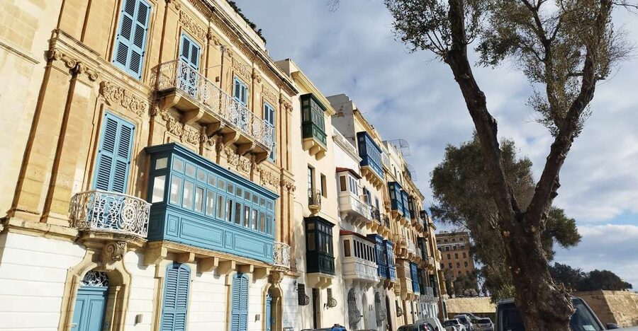 Valletta: Guided City Walking Tour - Walking the squares, palaces, and Auberges