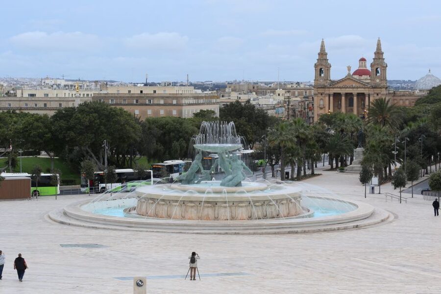 Valletta: Guided City Walking Tour - Barracca Gardens and the Grand Harbour views