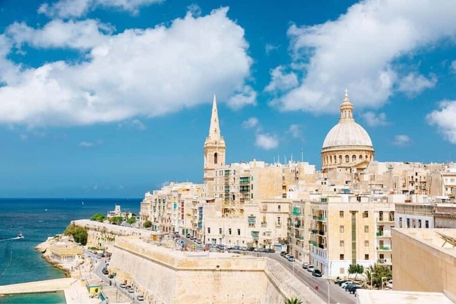 Valletta : Highlights & Hidden Gems Walking Tour - Starting near Castille and finding your bearings