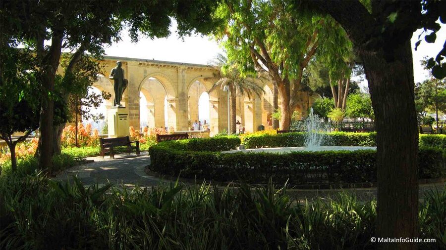Valletta: Private Insider Walking Tour with Licensed Guide - Key points to know before booking